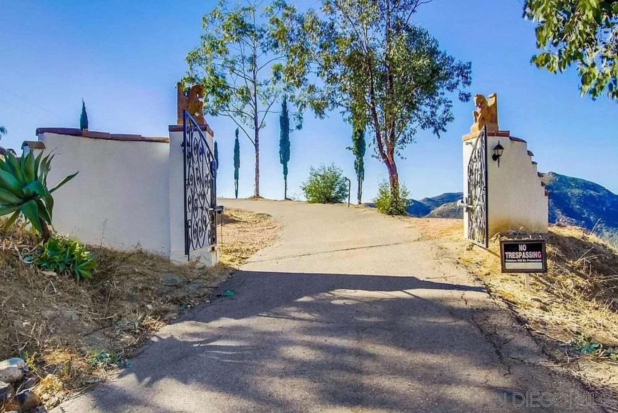 Private Home On 10 Acres - Heated Salt Pool & Jacuzzi, Mountain & City Views, Horseshoes, Basketball, Bbq, Golf Putting, Foosball, Croquet, Bose Stereo, White Cotton Bedding - Hilltop Hacienda, Pool Heat Optional Jamul Екстериор снимка