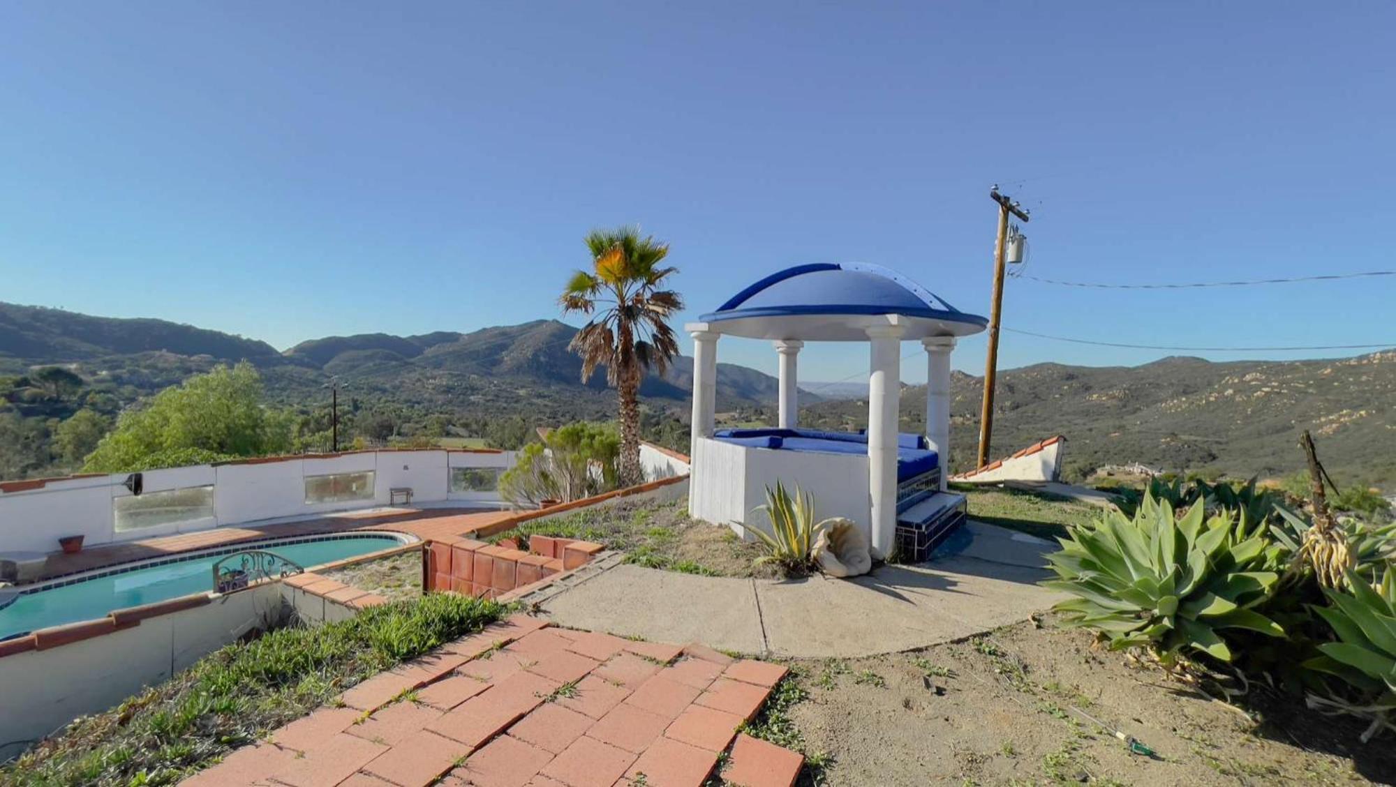 Private Home On 10 Acres - Heated Salt Pool & Jacuzzi, Mountain & City Views, Horseshoes, Basketball, Bbq, Golf Putting, Foosball, Croquet, Bose Stereo, White Cotton Bedding - Hilltop Hacienda, Pool Heat Optional Jamul Екстериор снимка