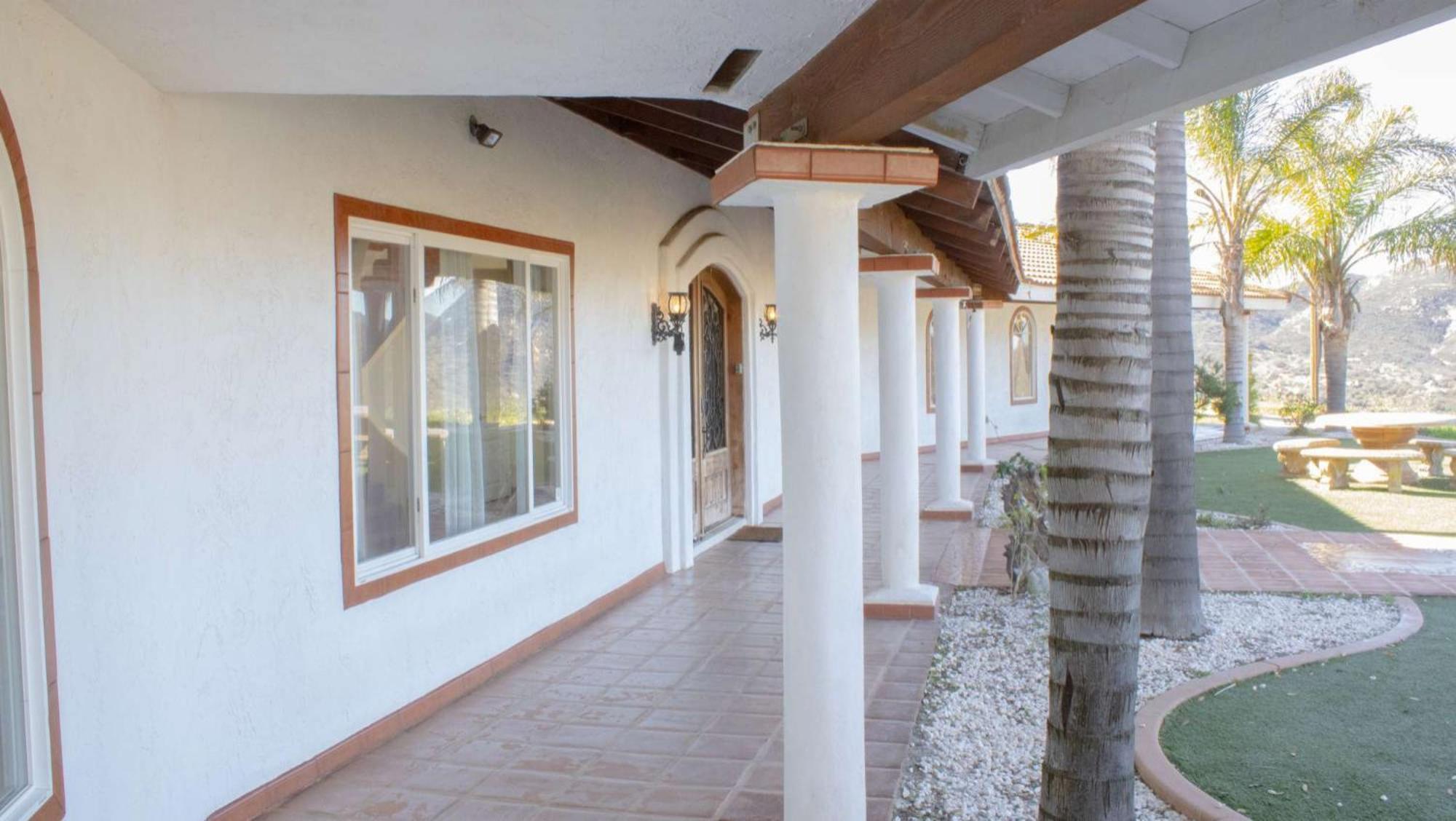 Private Home On 10 Acres - Heated Salt Pool & Jacuzzi, Mountain & City Views, Horseshoes, Basketball, Bbq, Golf Putting, Foosball, Croquet, Bose Stereo, White Cotton Bedding - Hilltop Hacienda, Pool Heat Optional Jamul Екстериор снимка